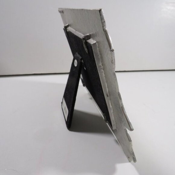 MANY HATS Heavy Metal Sixtrees Enamel on Pewter Picture Frame Woman - Picture 12 of 14